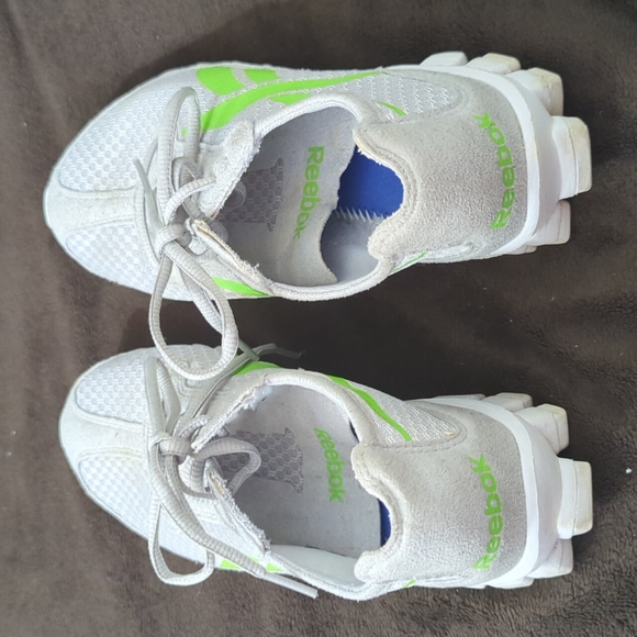 Reebok Shoes - Ladies Reebok tennis shoes